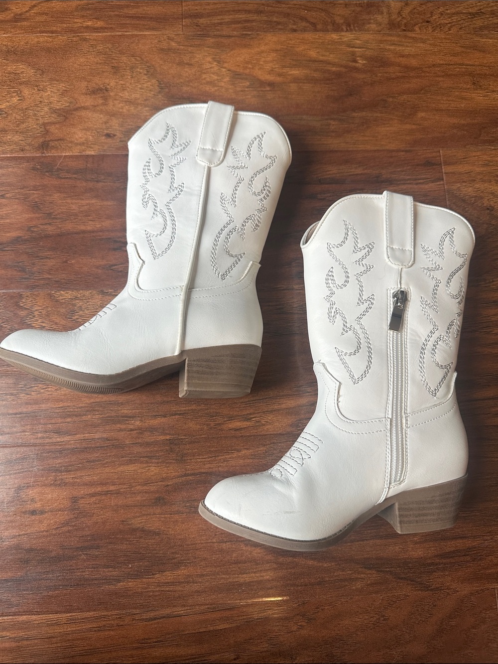 White Girl’s Western Mid-Calf Boots with Embroidered Detail